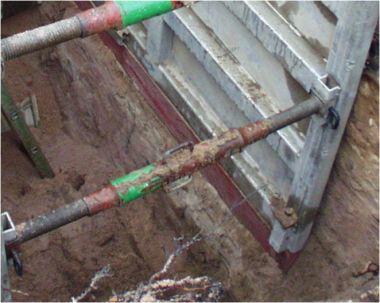 Layher Bautechnik: Alu-Schachtverbau